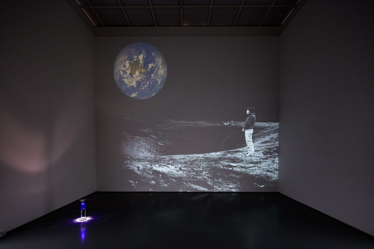 Zilla Leutenegger, Der Mann im Mond, 2000 