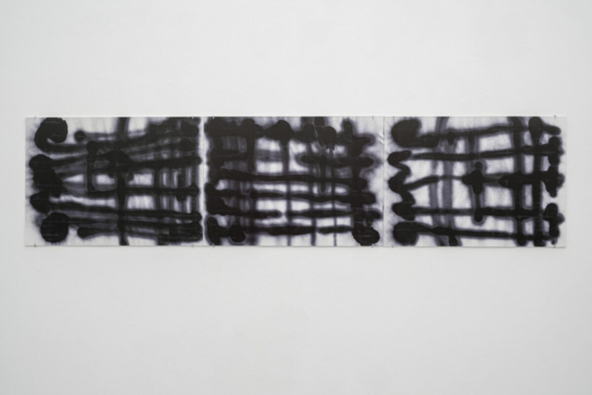 Ausstellungsansicht von verschiedenen Kunstwerken im Aargauer Kunsthaus