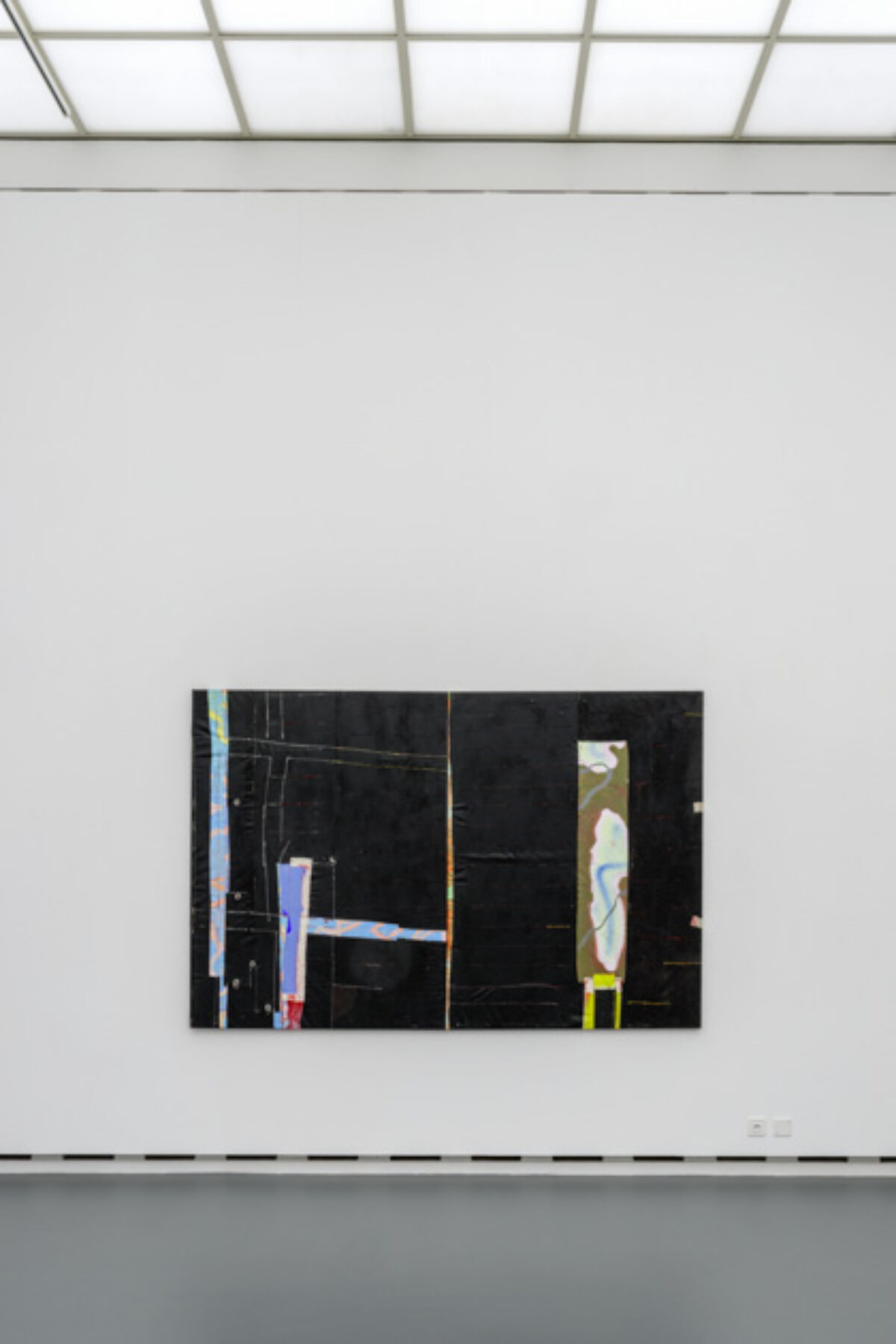 Ausstellungsansicht von verschiedenen Kunstwerken im Aargauer Kunsthaus