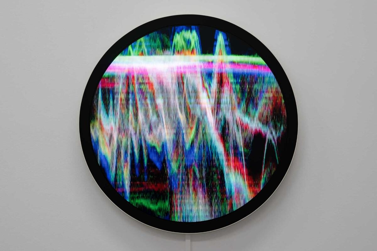 Myrien Barth, Spaziergang mit Spatz, 2022 