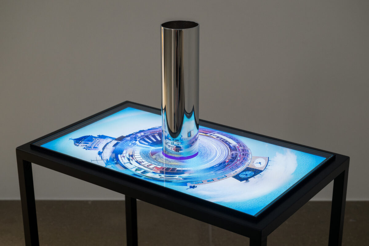 Ausstellungsansicht von verschiedenen Kunstwerken im Aargauer Kunsthaus.