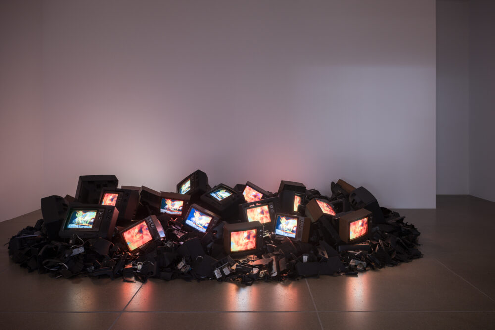 Ausstellungsansicht von verschiedenen Kunstwerken im Aargauer Kunsthaus.