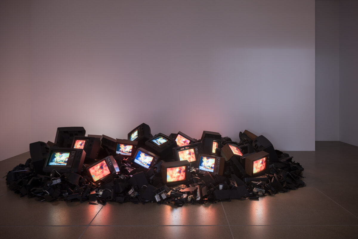 Ausstellungsansicht von verschiedenen Kunstwerken im Aargauer Kunsthaus.