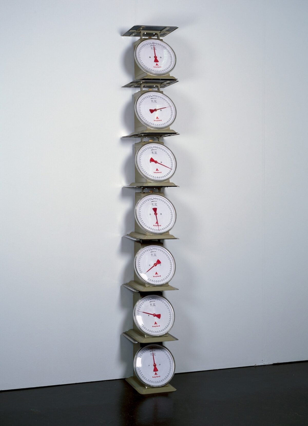 Christoph Rütimann, Waagenskulptur, 1997 