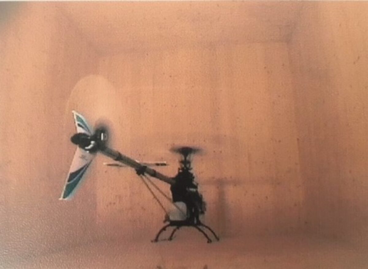 Roman Signer, Schweben in einer Kiste / 2, 1999 