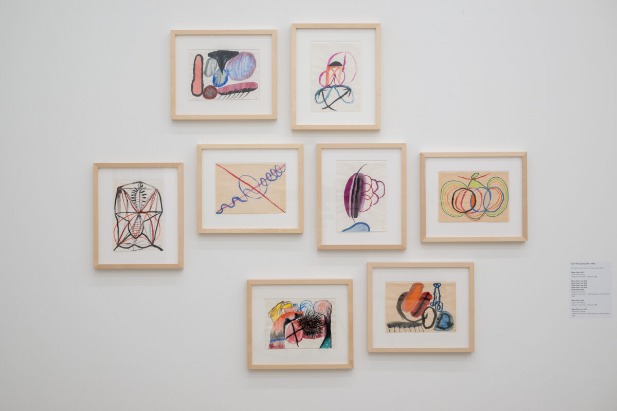 Ausstellungsansicht von verschiedenen Kunstwerken im Aargauer Kunsthaus.