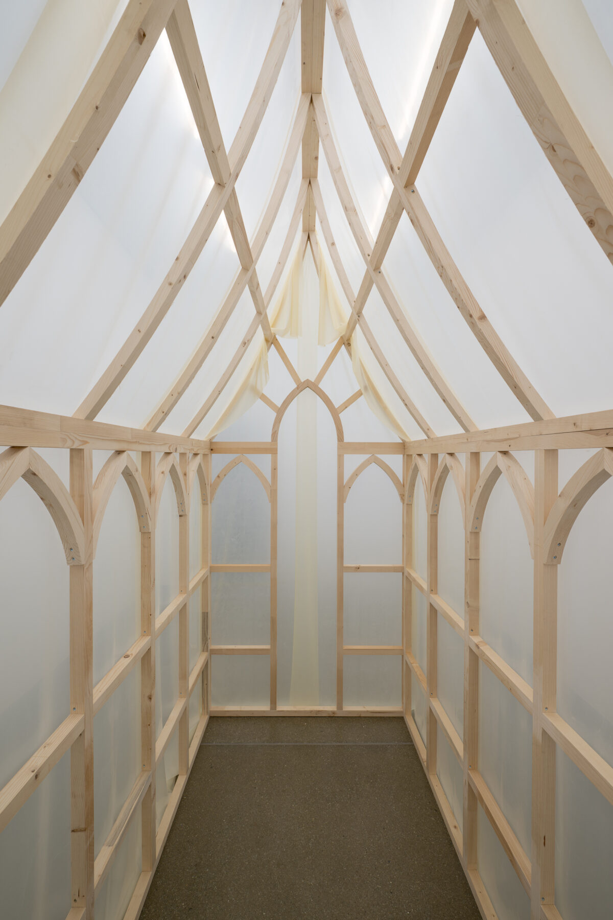 Ausstellungsansicht von verschiedenen Kunstwerken im Aargauer Kunsthaus.